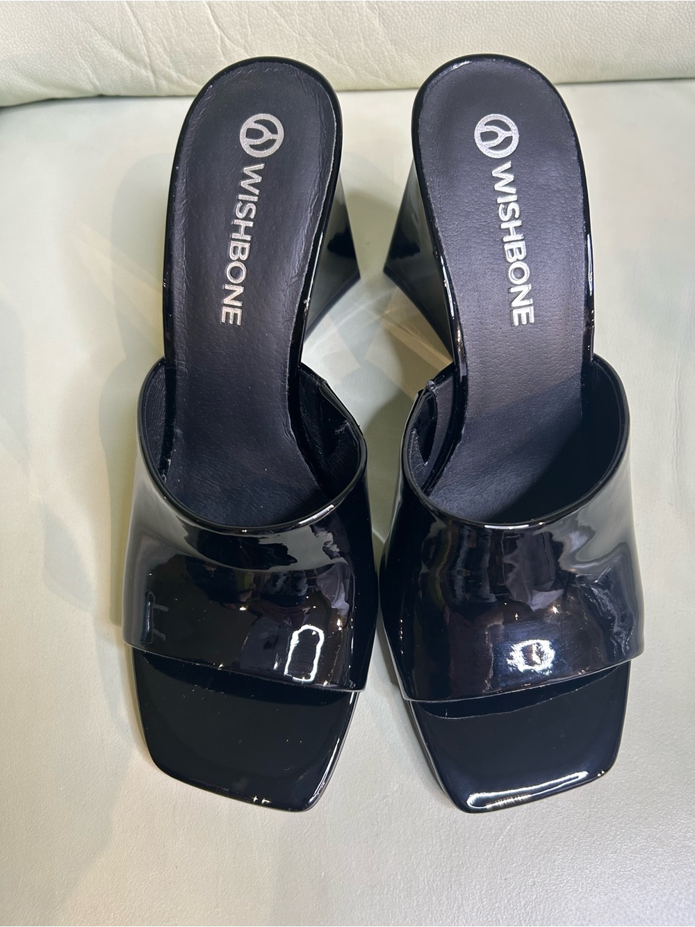 Sleek Black Patent Block Heel Mules - Picture 3 of 8